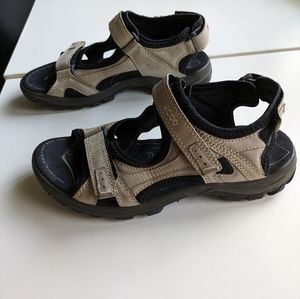 ECCO Yucatán Sandals Women’s 39 / 8-8.5 Beige Sport Hiking